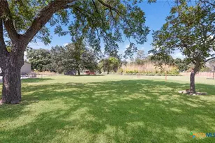 445 Granada Dr, New Braunfels, TX 78130 - Photo 30