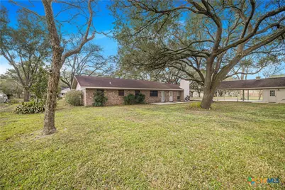 406 Blyth Road, Victoria, TX 77904 - Photo 8