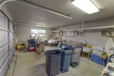 406 Blyth Road, Victoria, TX 77904 - Photo 10