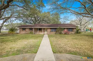406 Blyth Rd, Victoria, TX 77904 - Photo 1