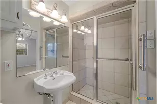 406 Blyth Rd, Victoria, TX 77904 - Photo 28