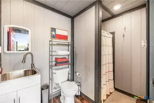 720 W Main St, Port O'Connor, TX 77982 - Photo 20