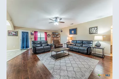 105 Lignite Drive, Jarrell, TX 76537 - Photo 4