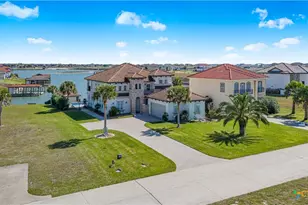 559 W Lago Loop Rd, Port O'Connor, TX 77982 - Photo 2