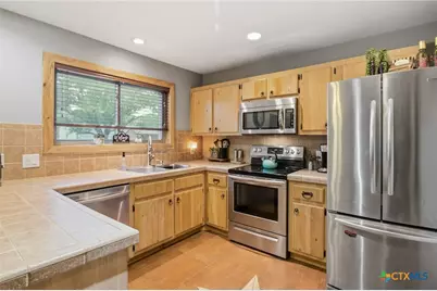 417 Dove Drive, Victoria, TX 77905 - Photo 8