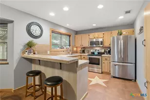 417 Dove Dr, Victoria, TX 77905 - Photo 10