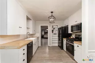 417 E 14th Ave, Belton, TX 76513 - Photo 6