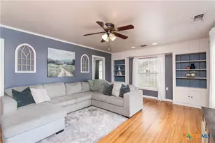 417 E 14th Ave, Belton, TX 76513 - Photo 2