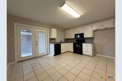 111 Lancelot Street #2, Victoria, TX 77904 - Photo 2