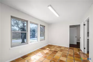 1106 Renee St, Seguin, TX 78155 - Photo 18