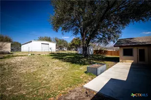 1106 Renee St, Seguin, TX 78155 - Photo 36