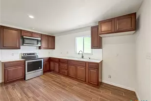 614 Red Oak Woods, Canyon Lake, TX 78133 - Photo 12