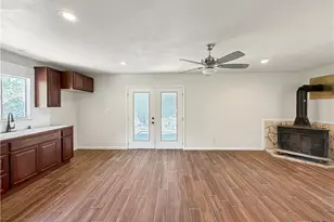 614 Red Oak Woods, Canyon Lake, TX 78133 - Photo 10