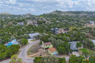 614 Red Oak Woods, Canyon Lake, TX 78133 - Photo 2