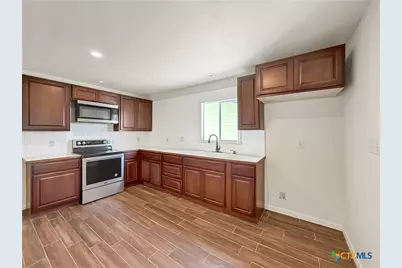 614 Red Oak Woods, Canyon Lake, TX 78133 - Photo 10