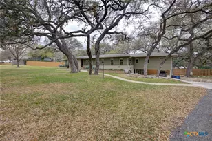 664 California Blvd, New Braunfels, TX 78130 - Photo 4