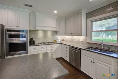 664 California Boulevard, New Braunfels, TX 78130 - Photo 10
