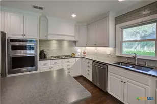 664 California Blvd, New Braunfels, TX 78130 - Photo 10