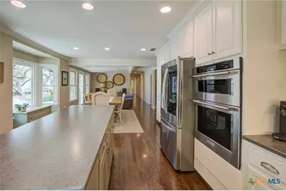 664 California Boulevard, New Braunfels, TX 78130 - Photo 8