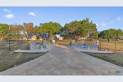 13035 E Tonne Drive, New Braunfels, TX 78132 - Photo 2
