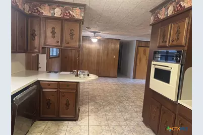 1209 E Morgan Avenue, Cuero, TX 77954 - Photo 6