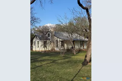 1001 N Penelope Street, Belton, TX 76513 - Photo 1