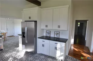 1001 N Penelope St, Belton, TX 76513 - Photo 6