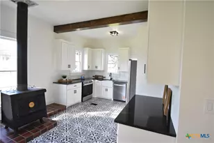 1001 N Penelope St, Belton, TX 76513 - Photo 4