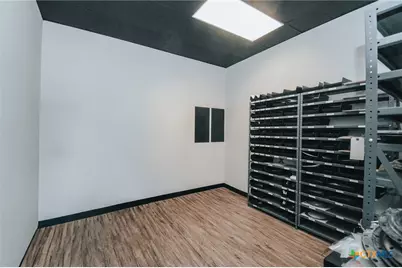 13102 N Navarro, Victoria, TX 77904 - Photo 24