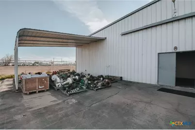 13102 N Navarro, Victoria, TX 77904 - Photo 36