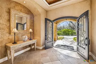 358 Mariposa Loop, New Braunfels, TX 78132 - Photo 8