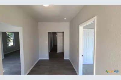 205 E Martin Luther King Jr Boulevard, Taylor, TX 76574 - Photo 4