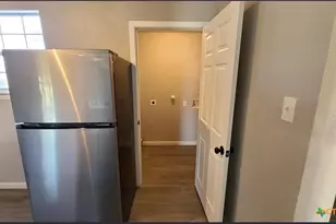 205 E Martin Luther King Jr Blvd, Taylor, TX 76574 - Photo 6