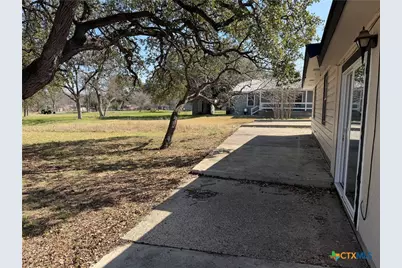 809 W Avenue D, Belton, TX 76513 - Photo 14