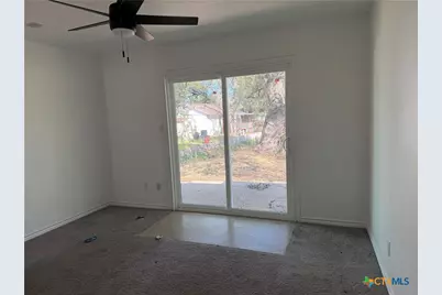 809 W Avenue D, Belton, TX 76513 - Photo 8