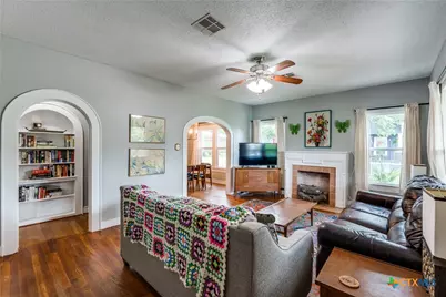 1106 S 11th Street, Temple, TX 76504 - Photo 8