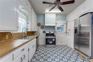 1106 S 11th St, Temple, TX 76504 - Photo 12