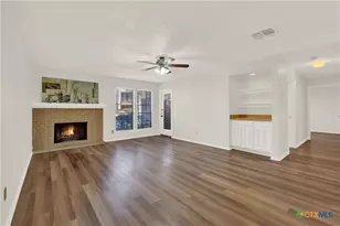1202 Thorpe Ln, San Marcos, TX 78666 - Photo 14
