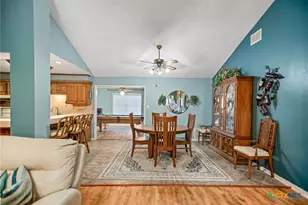 540 Royal Rd, Port Lavaca, TX 77979 - Photo 10