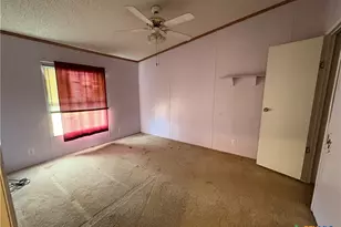 514 S Gonzales St, Cuero, TX 77954 - Photo 8