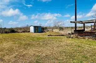 607 Quail Meadow Rd, Seadrift, TX 77983 - Photo 14
