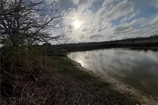 607 Quail Meadow Rd, Seadrift, TX 77983 - Photo 4