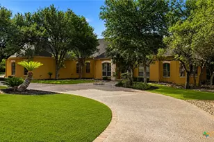 9752 Trophy Oaks Dr, San Antonio, TX 78266 - Photo 2
