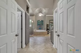 9752 Trophy Oaks Dr, San Antonio, TX 78266 - Photo 14
