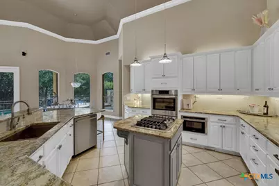 9752 Trophy Oaks Drive, San Antonio, TX 78266 - Photo 4