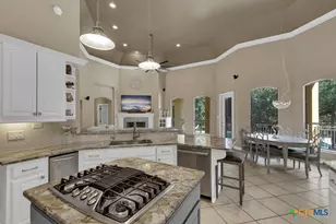 9752 Trophy Oaks Dr, San Antonio, TX 78266 - Photo 8