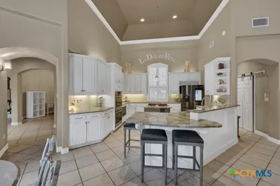 9752 Trophy Oaks Drive, Garden Ridge, TX 78266 - Photo 10