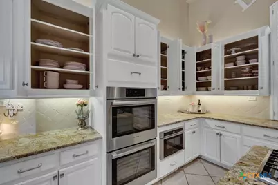 9752 Trophy Oaks Drive, San Antonio, TX 78266 - Photo 12