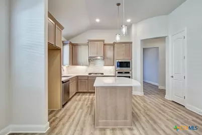 2072 Stephanie Avenue, New Braunfels, TX 78132 - Photo 6