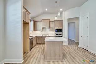 2072 Stephanie Ave, New Braunfels, TX 78132 - Photo 6